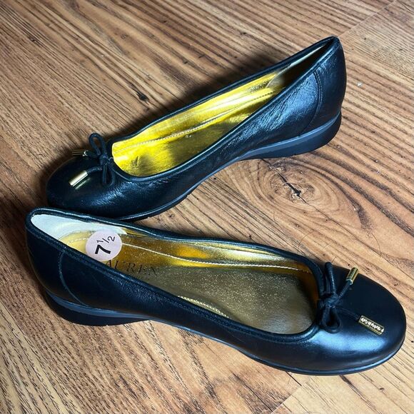 Lauren Ralph Lauren Black Leather Ballet Flats With Gold Toggles & Bow - Picture 1 of 6